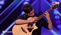 نوجوان عجوبه گیتار در برنامه استعدادیابی آمریکا