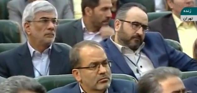 رئیس جمهور : نمی شود کشور را به دست 10 تا 20 نفر داد.