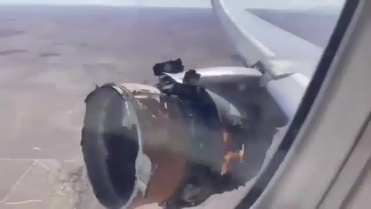 ویدیو آتش سوزی موتور هواپیمای مسافربری در آمریکا