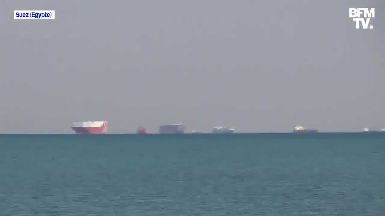 تصاویری از ترافیک کشتی ‌ها در اطراف کانال سوئز